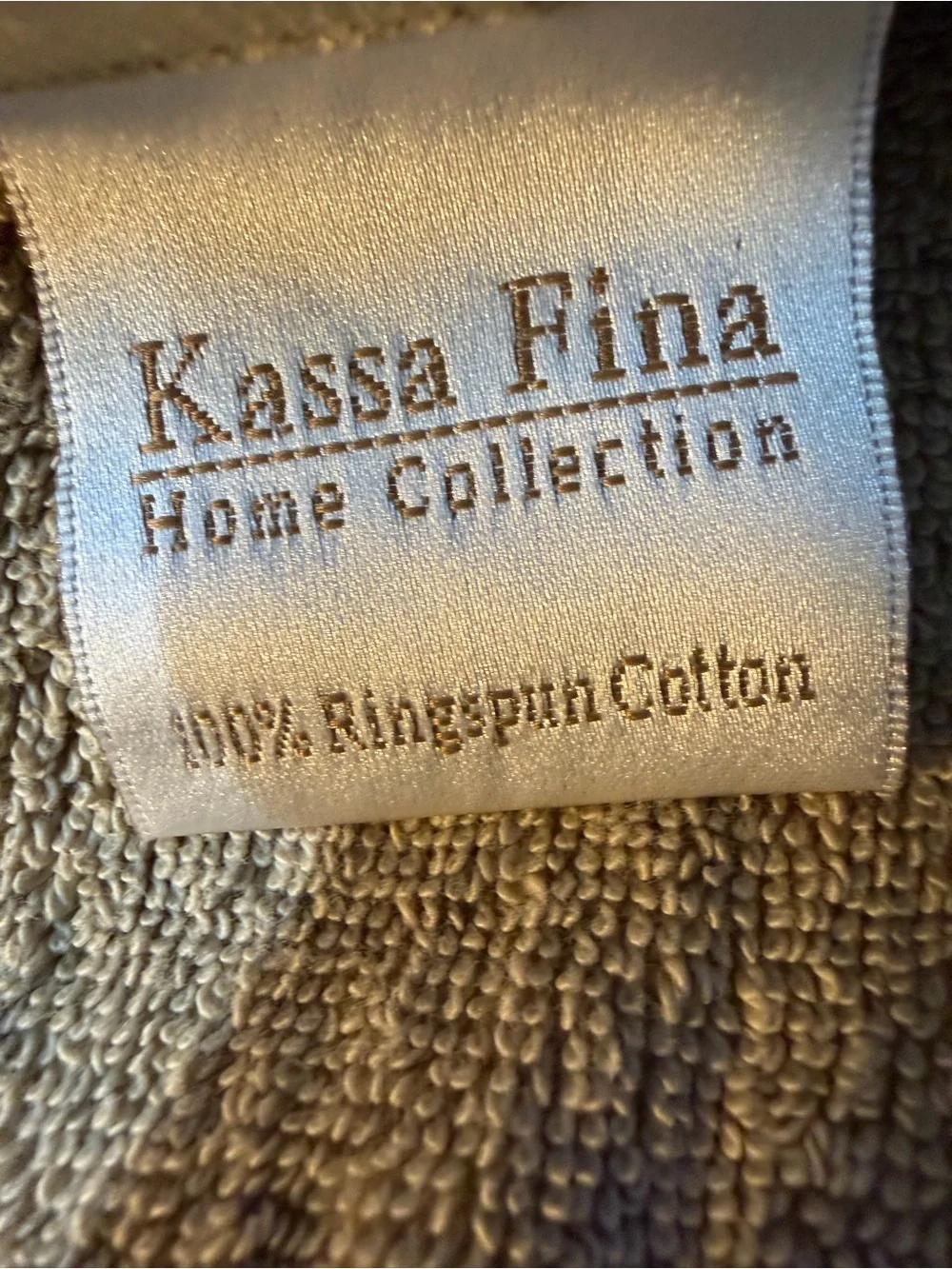 Kassa Fina Brown Bath towel set (2) embroidered leaves 100% Ringspun Cotton